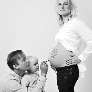 Nadine, Max und Daniel beim Babybauch-Shooting